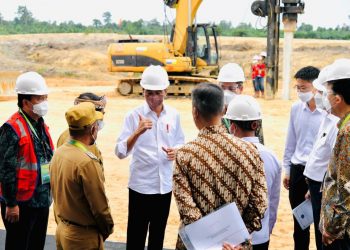 Presiden RI Joko Widodo menghadiri agenda groundbreaking KIPI di Tanah Kuning-Mangkupadi Kabupaten Bulungan, Selasa (21/12).