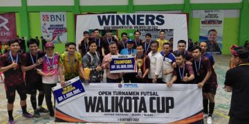 Tim futsal DPRD Tarakan sebagai juara 1 Open Tournament Futsal Wali Kota Cup tahun 2022.(Sumber foto istimewa)