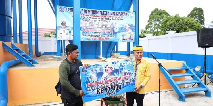 Wali Kota Tarakan dr. Khairul, M.Kes meresmikan sambungan IPA Indulung.