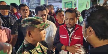 Mars Ega Legowo Putra, Direktur Pemasaran Regional PT Pertamina Patra Niaga memantau langsung pemadaman, evakuasi dan penanganan korban di lokasi Integrated Terminal Plumpang Jakarta, Jumat (3/3).