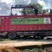 Proses evakuasi truk yang terdampak tanah longsor di Jalan Berau-Bulungan. (ist)
